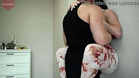 Gym pickup leads to hot sex with queen of ass after pretending to be a photographer.