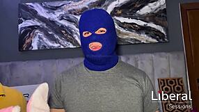 Invitamos a un amigo a nuestro nuevo departamento y se termina cogiendo a mi novia.