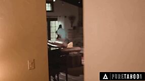 Dava Foxx tipu jiran berduka Natasha Nice untuk seks kasar anak tiri berhormon