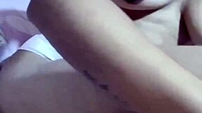 Masturbándome en casa de mi vecino