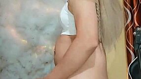 transexual rica blanca in crossdressing display