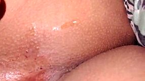 Amiga recibe una follada dura mientras viene su novio