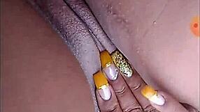 Тази мулатка с големи цици, огромен задник и сочна голяма путка