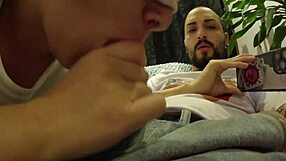 Ho raggiunto un miliardo di visualizzazioni su xvideos e mia suocera mi ha dato questo regalo