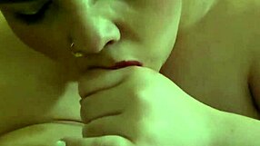 चूचियाँ दिखा के मुंह में लंड चूसते हुए कम स्खलन तक?