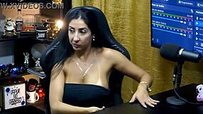 renatinha mello makes ruan rock hard with just a kiss, then grabs his dick deliciously in the podcast popum no barraco.