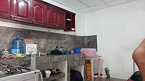 I watchin my friend's sister preparin the dinner, it looks very tasty an homemade