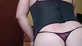 Shirley Bailando Sexy En Corset Rojinegro