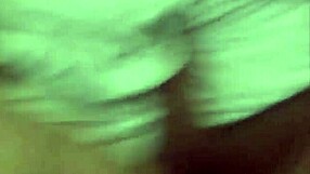 Perulainen iso perse kumartaa doggystyylissä