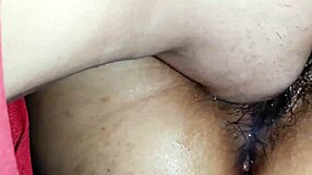 Chupando bem de perto a buceta da minha namorada filipina no final