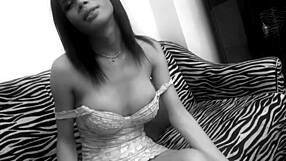 Fun Thai Tranny Vikki Gets Right To Sex On First Date