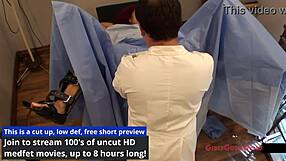 Daisy Ducati прегледана от доктор Tampa за прием в университета на GirlsGoneGyno reup