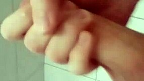 i enjoy a relaxing bathroom session with friends