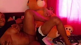 sorprendo a mi hermanastra en su cuarto y follamos apacionadamente