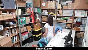 Mall guard stood ground stern with suspect