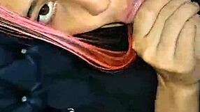 Madrastra Atrapada Debajo Del Sofá - Hijastro Recibe Un Rapidito Y Caliente Creampie Casero Real