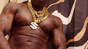 Hallelujah Johnson worships big black cocks with cumshots