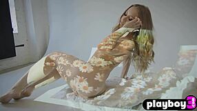 Big ass tattooed milf model nicole aniston exposed amazing tits and booty