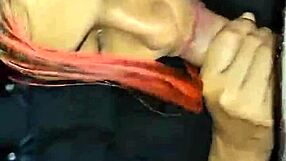 Madrastra Atrapada Debajo Del Sofá - Hijastro Recibe Un Rapidito Y Caliente Creampie Casero Real