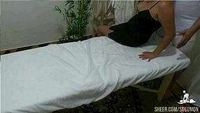 Flagrante - olha o que a paciente fez no consultório durante o massage