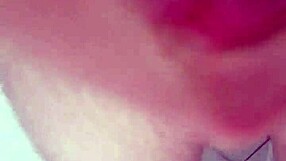 Aku Nikmatin Sesi Kamar Mandi Santai Bareng Teman