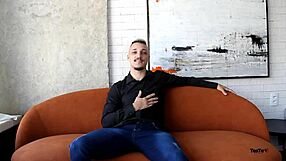 Sofa test with wonderful Reh Queen