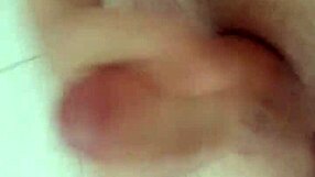 i enjoy a relaxing bathroom session with friends