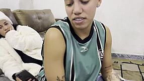 No Banho Com A Boyceta Cristal Ortega Gostosa Peladinha E Bisexual Brasileira