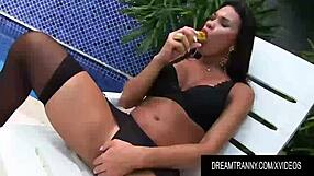 big ass tranny erika lee uses a banana to stuff her asshole