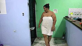 pizza delivery guy fucks girl hard