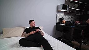 Pregnant Alicua fucks two huge cocks!