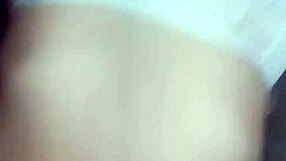 gostosa magrinha do cabelo curto tirou leitinho do moreno in exhibitionist flashing