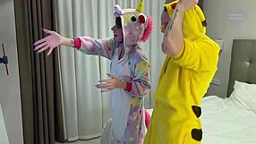 Skinny sexy girlfriend takes double penetration and cumshots from friends 😏