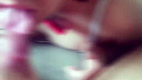 gostosa magrinha do cabelo curto tirou leitinho do moreno in exhibitionist flashing