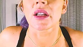 Masterclass Nikki Sexx Teaches Titty Fucking!