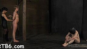 Öneri dolu femdom yarışması, çift sert emme ve sikme oyunlarına giriyor