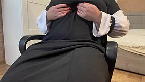 Arab MILF Masturbates With Dirty Talk