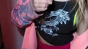 Bonneyuwu Sucks on Three Lollipops with Lipstick Fetish Play