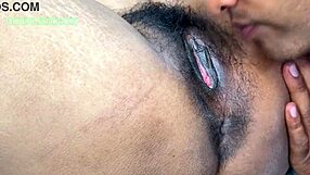 कोमल ने पहली बार इंडिया में वाइफ शेरिंग सूरी कर दिया है 😏