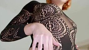 Riđa mršava želi pišu u grlu posle žurke Raulovog druga