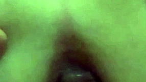 Safada deu o cuzinho de quatro para o amante na casa do marido deixou o amante gozar no cuzinho