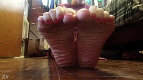 Aniytta's Live Teasing Session