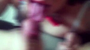 gostosa magrinha do cabelo curto tirou leitinho do moreno in exhibitionist flashing