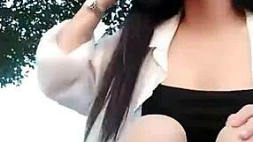 Streamerką uwodzi dwóch starych kumpli na analowy trójkąt w pończochach