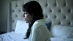 beautiful big assed babe vanessa sky seduces homebuyer codey into fucking her 😏