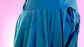 Leaked video of 18-year-old indian girl showing her body to boyfriend on call