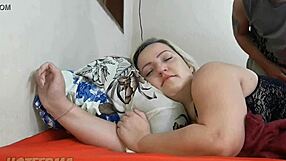 sua cunhada estava tendo sonhos quentes e seu irmão não estava em casa