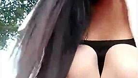 Streamer safada seduz dois amigos pra trio anal de meias