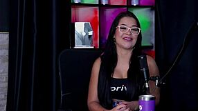 O Motivo Que Decidiu Fazer Conteudo Porno Se Decepcionou Na Primeira Gravacao Quer Colocar Dedo No Cu Do Homem E Ao Experimentar Outra Mulher Emily Louise Watch On Sheer Red