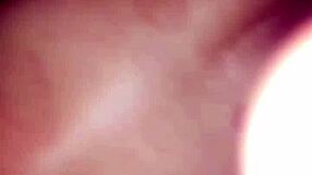 Mari baise l'amie pendant que sa femme filme